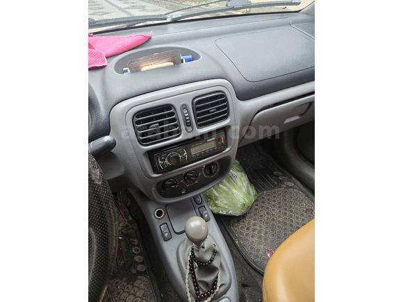 Bayram Mercan Otomotivden Renault Clio 1.4 RNA 2001 Model İstanbul