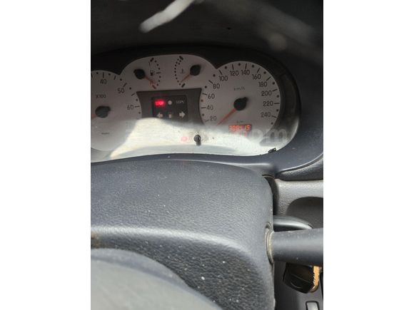 Bayram Mercan Otomotivden Renault Clio 1.4 RNA 2001 Model İstanbul