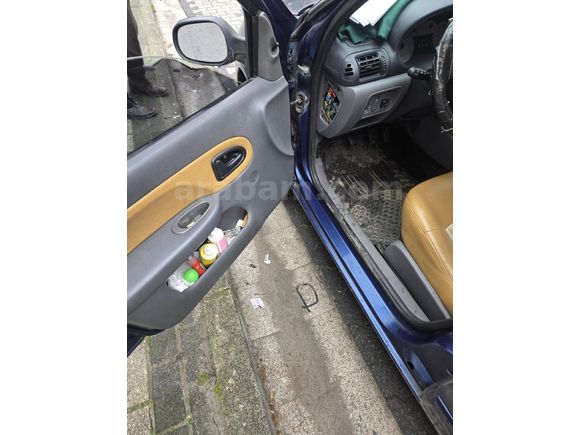 Bayram Mercan Otomotivden Renault Clio 1.4 RNA 2001 Model İstanbul