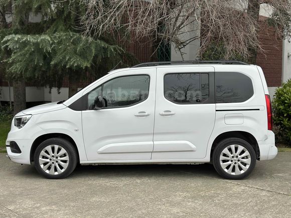 Opel Combo 1.5 D Ultimate 2023