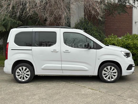 Opel Combo 1.5 D Ultimate 2023