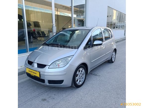 GALERİ TURGAY'DAN 2006 MİTSUBİSHİ COLT DÜŞÜK KM SAFKAN BENZİNLİ