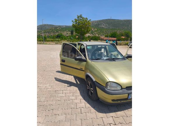 Klimalı Opel Corsa 1.4 Swing 1998 Model Isparta