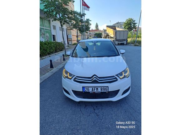 Sahibinden Citroen C4 1.6 e-HDi Confort 2013 Model  313.000 km Beyaz üstündeki motor 123bin de