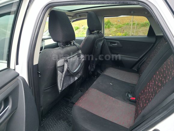 Sahibinden Toyota Auris 1.6 Advance Skypack 2013 Model 