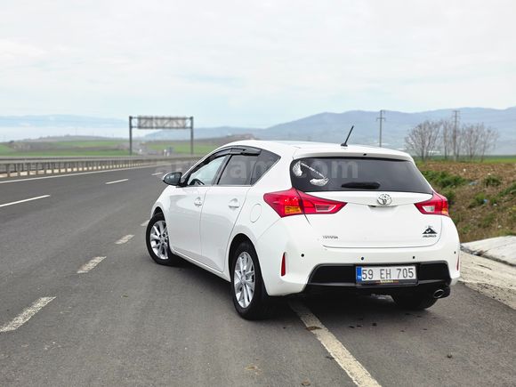 Sahibinden Toyota Auris 1.6 Advance Skypack 2013 Model 