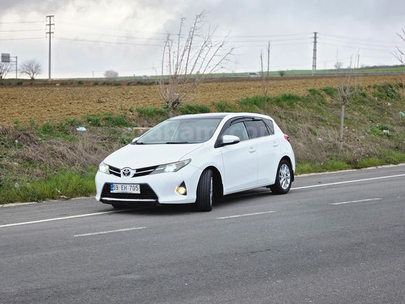 Sahibinden Toyota Auris 1.6 Advance Skypack 2013 Model 
