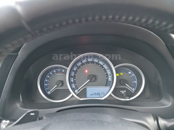 Sahibinden Toyota Auris 1.6 Advance Skypack 2013 Model 