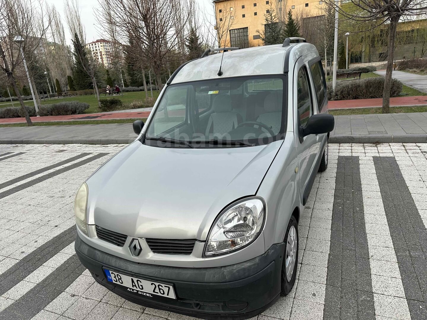 Galeriden Renault Kangoo 1.5 dCi Expression 2006 Model Kayseri 318.000 km Gri 1