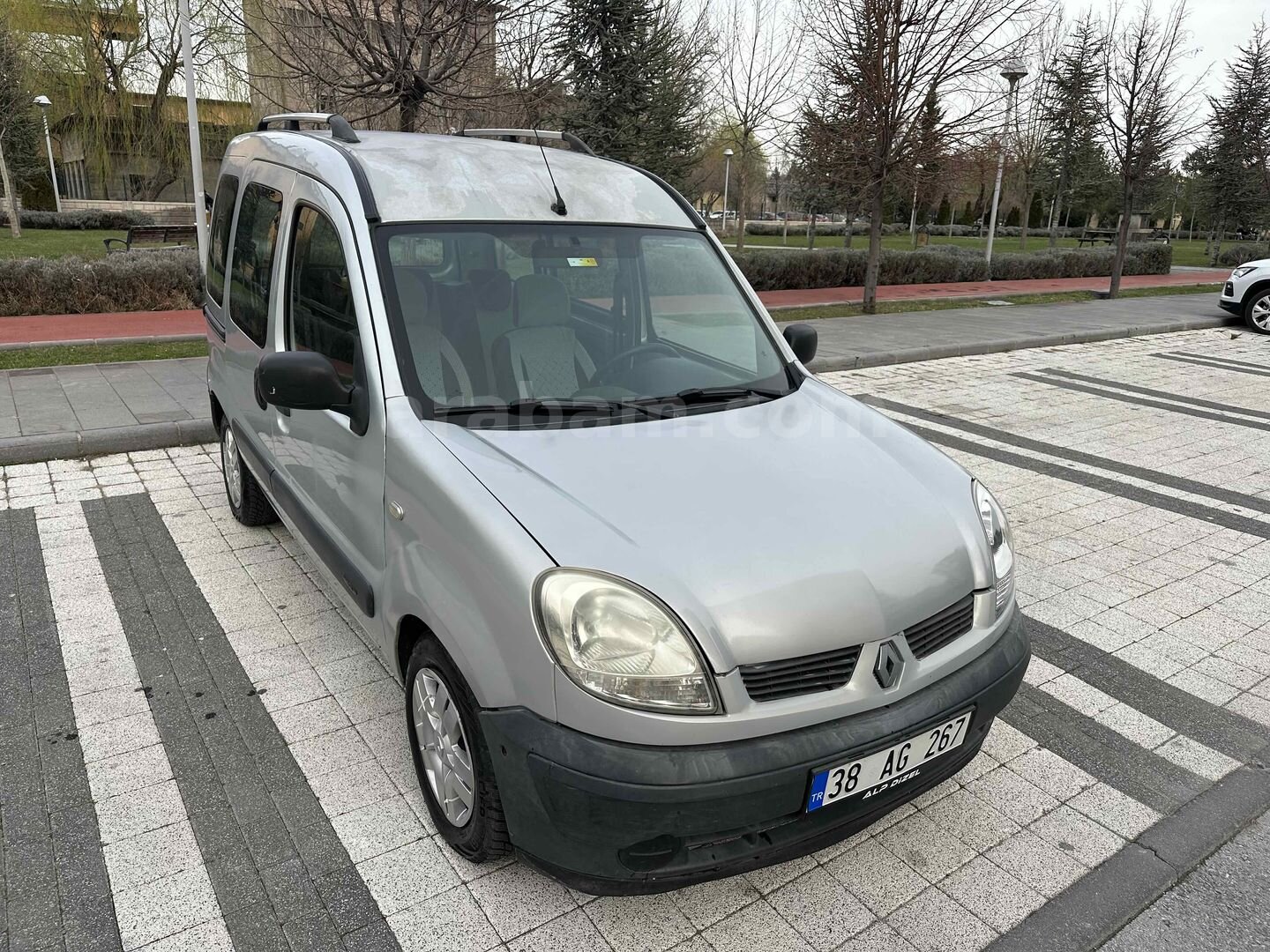 Galeriden Renault Kangoo 1.5 dCi Expression 2006 Model Kayseri 318.000 km Gri 7
