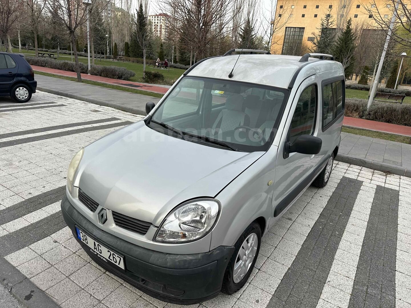 Galeriden Renault Kangoo 1.5 dCi Expression 2006 Model Kayseri 318.000 km Gri 2