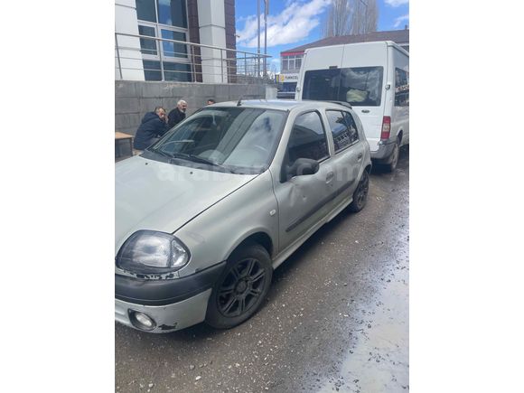 Sahibinden Renault Clio 1.4 RTA 2000 Model 