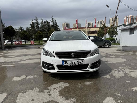 Boyasız, tramersiz, EAT8 , dizel, otomatik, cam tavan, daha temizi yok