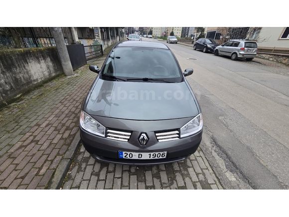 Sahibinden Renault Megane 1.5 dCi Dynamique 2006 Model  208.000 km Gri