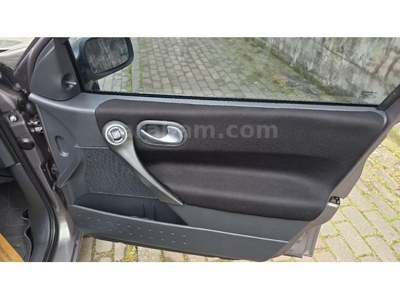 Sahibinden Renault Megane 1.5 dCi Dynamique 2006 Model  208.000 km Gri