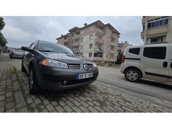 Sahibinden Renault Megane 1.5 dCi Dynamique 2006 Model  208.000 km Gri