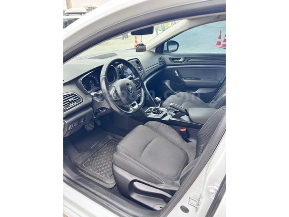 Sahibinden Renault Megane 1.5 Blue DCI Touch 2020 Model