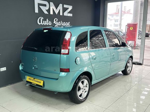 RMZ AUTO GARAGE'DAN: AİLE KONFORUNDA 2004 OPEL MERIVA 1.6 ENJOY