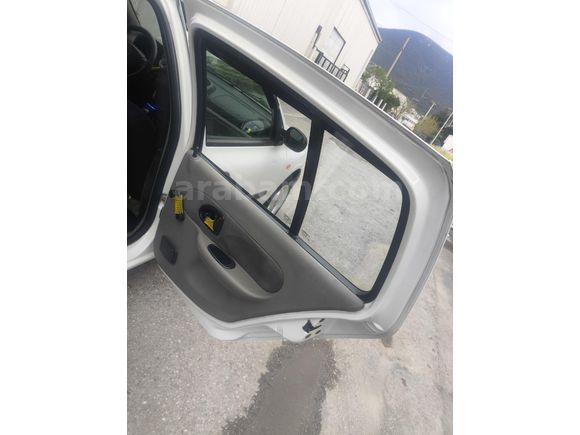 Sahibinden Renault Clio 1.4 Authentique 2003 Model