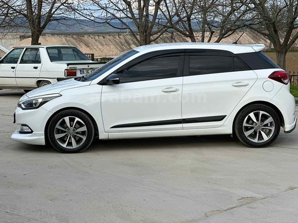 Sahibinden Hyundai i20 1.4 CRDi Style 2016 Model 
