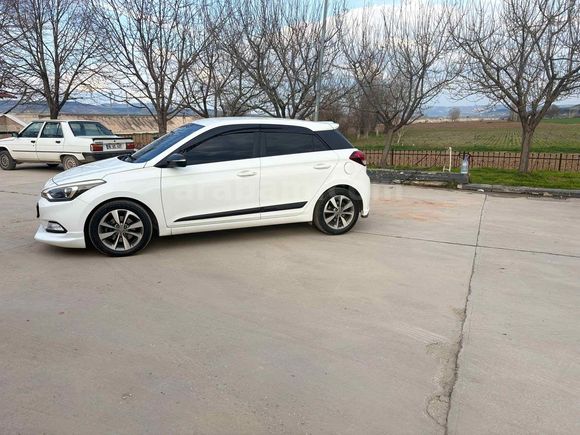 Sahibinden Hyundai i20 1.4 CRDi Style 2016 Model 