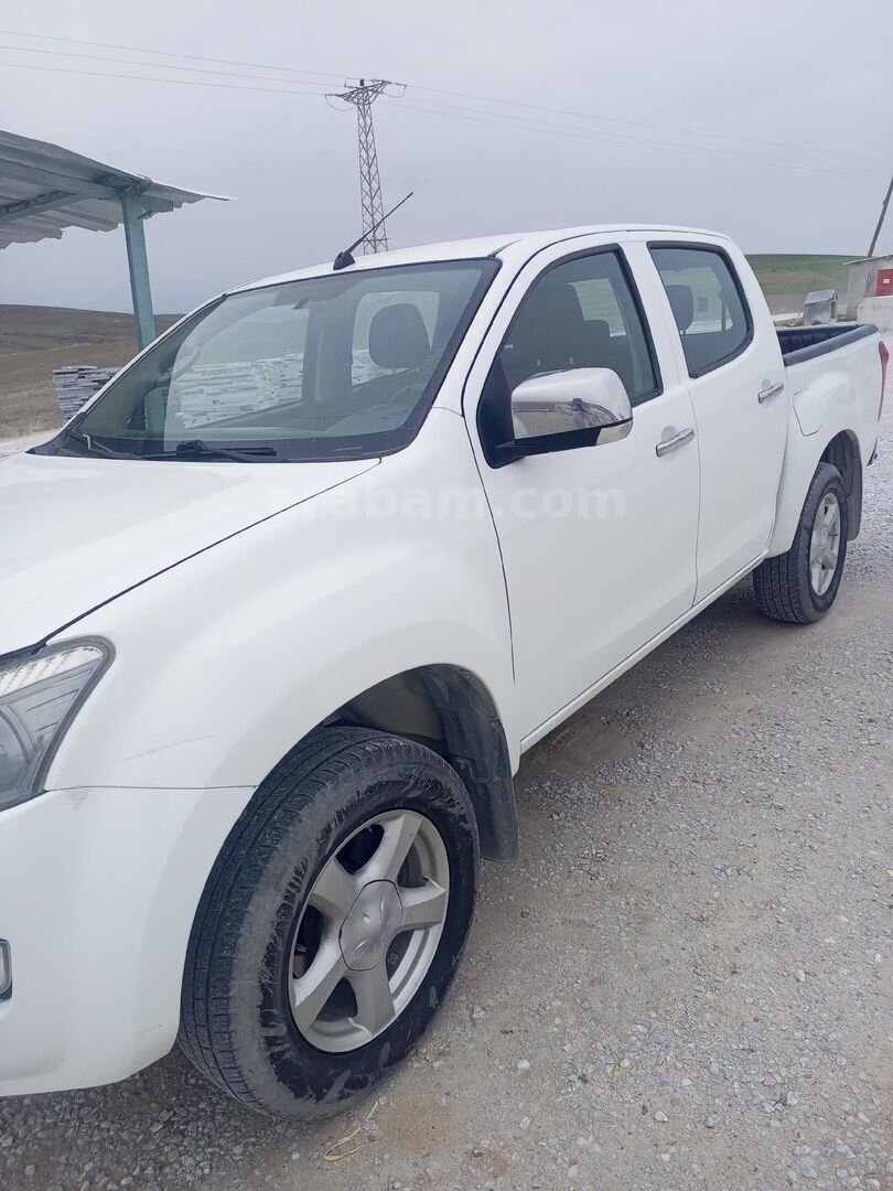 Sahibinden Isuzu D-Max 2.5 4x4 2017 Model 288.500 km Beyaz 3