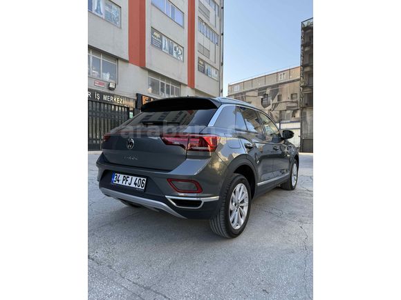 Sahibinden Volkswagen T-Roc 1.5 TSI Style 2025 Model boyasız çiziksiz nokta hata yok