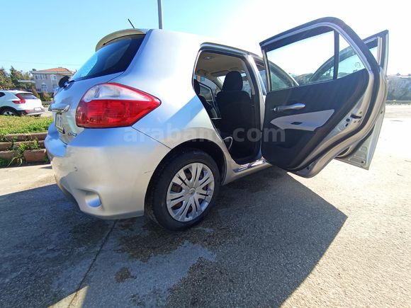 Sahibinden Toyota Auris 1.33 Comfort 2011 Model