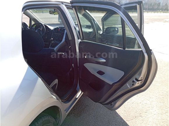 Sahibinden Toyota Auris 1.33 Comfort 2011 Model
