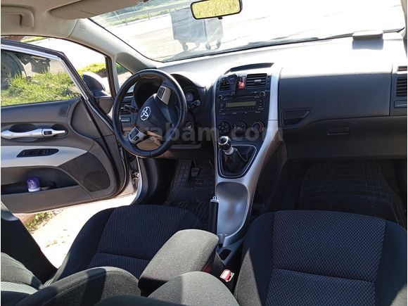 Sahibinden Toyota Auris 1.33 Comfort 2011 Model