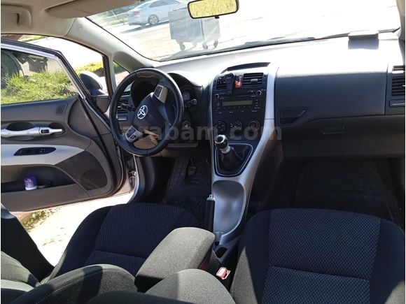 Sahibinden Toyota Auris 1.33 Comfort 2011 Model