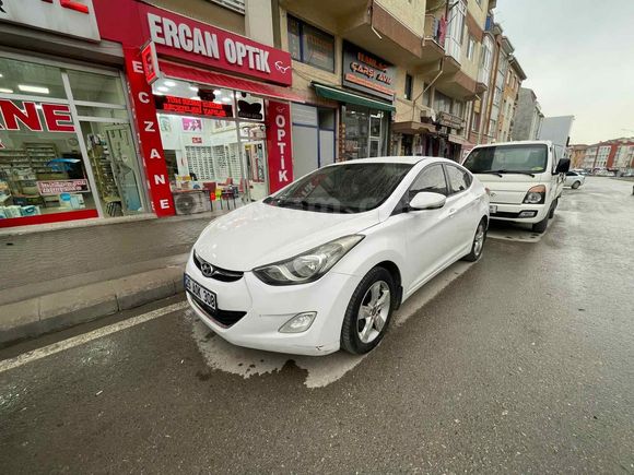 Sahibinden Hyundai Elantra 1.6 D-CVVT Mode Plus 2012 Model  255.000 km Beyaz