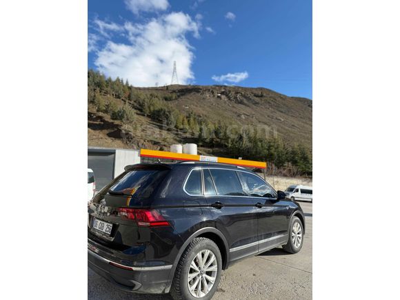 Sahibinden Volkswagen Tiguan 1.5 TSI Life 2021 Model  68.000 km Siyah extra sunrooflu