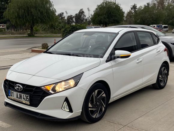 Sahibinden Hyundai i20 1.4 MPI Style 2022 Model Adana 36.000 km Beyaz