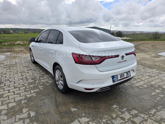 Sahibinden Renault Megane 1.3 TCe Joy 2021 Model