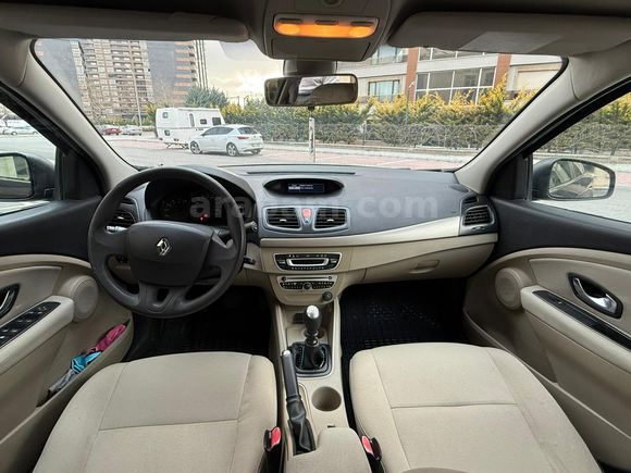BOYASIZ-DEĞİŞENSİZ-105-BEYGİR-6-İLERİ-DOLU-PAKET DİZEL FLUENCE