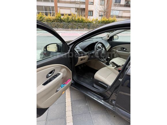 BOYASIZ-DEĞİŞENSİZ-105-BEYGİR-6-İLERİ-DOLU-PAKET DİZEL FLUENCE