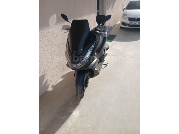 Sahibinden temiz 2650 km de Honda PCX125