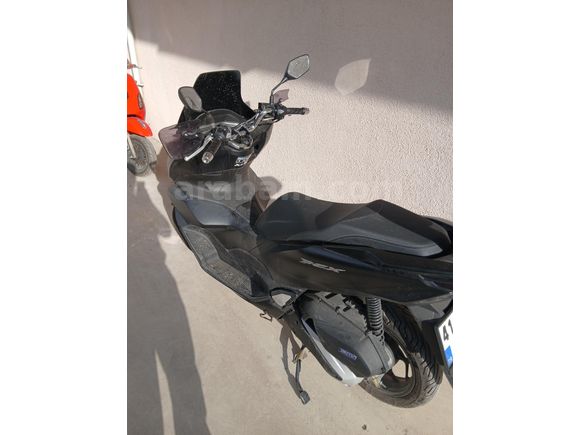 Sahibinden temiz 2650 km de Honda PCX125