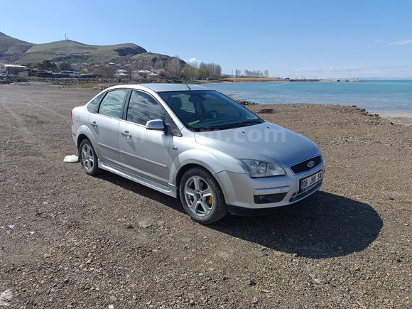 Sahibinden  otomatik vites Ford Focus 1.6 TDCi Ghia 2007 Model