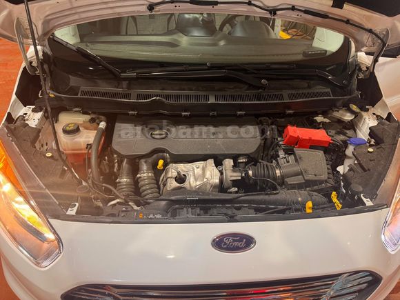 Ford courier 2022 model çok temiz ve bakımlı hiçbir kazası boyası yoktur koltuk kılıfları geri döşendi Bağlar masraf yapmadan kullanın