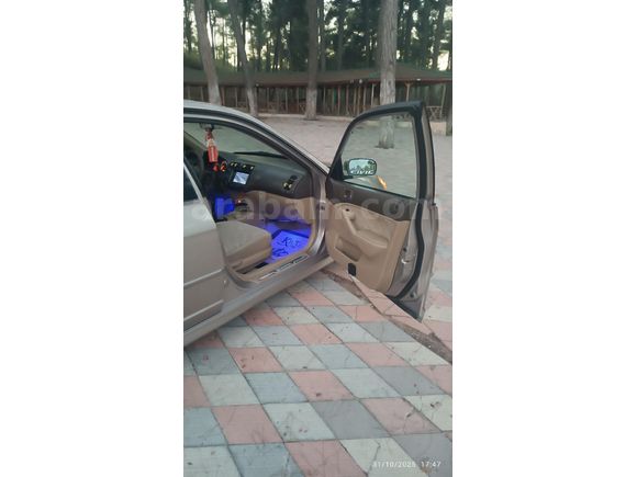 Sahibinden Honda Civic 1.6i VTEC LS 2004 Model