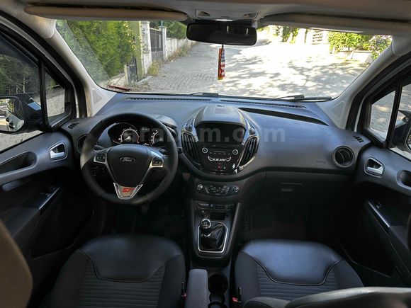 Sahibinden Ford Tourneo Courier 1.5 TDCi Titanium Plus 2023 Model 