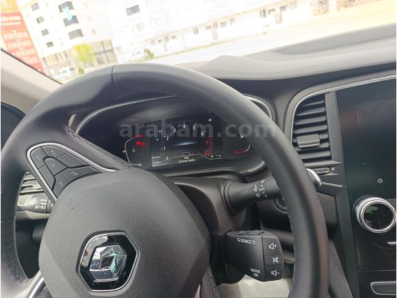 Sahibinden Renault Megane 1.3 TCe Icon 2023 Model
