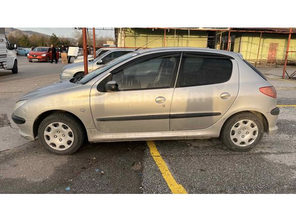 Sahibinden Peugeot 206 1.4 HDi X-line 2005 Model 