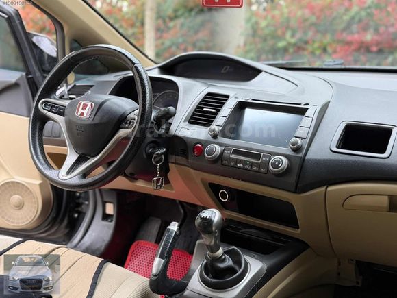 D&M MOTORS HONDA CIVIC 1.6 PREMİUM BAKIMLI MASRAFSIZ