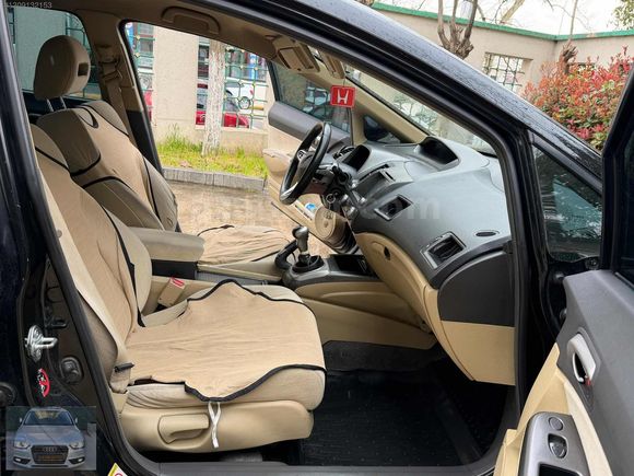 D&M MOTORS HONDA CIVIC 1.6 PREMİUM BAKIMLI MASRAFSIZ