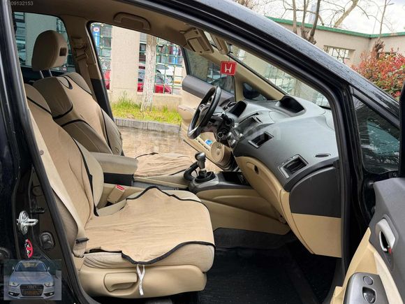 D&M MOTORS HONDA CIVIC 1.6 PREMİUM BAKIMLI MASRAFSIZ