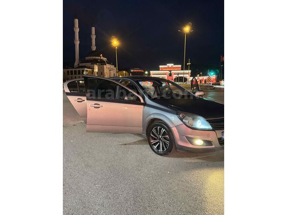 Sahibinden Opel Astra 1.6 Enjoy 111.Yıl 2011 Model 