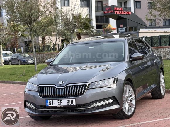 PODIUM AUTO 2023 SÜPER-B PRESTİJ CAM TAVAN K.ISITMA GERİ GRŞ
